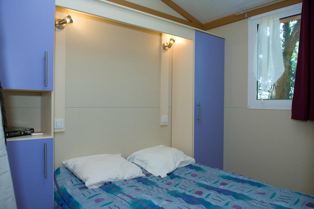 Le Bourdieu Hotel Durfort  Room photo